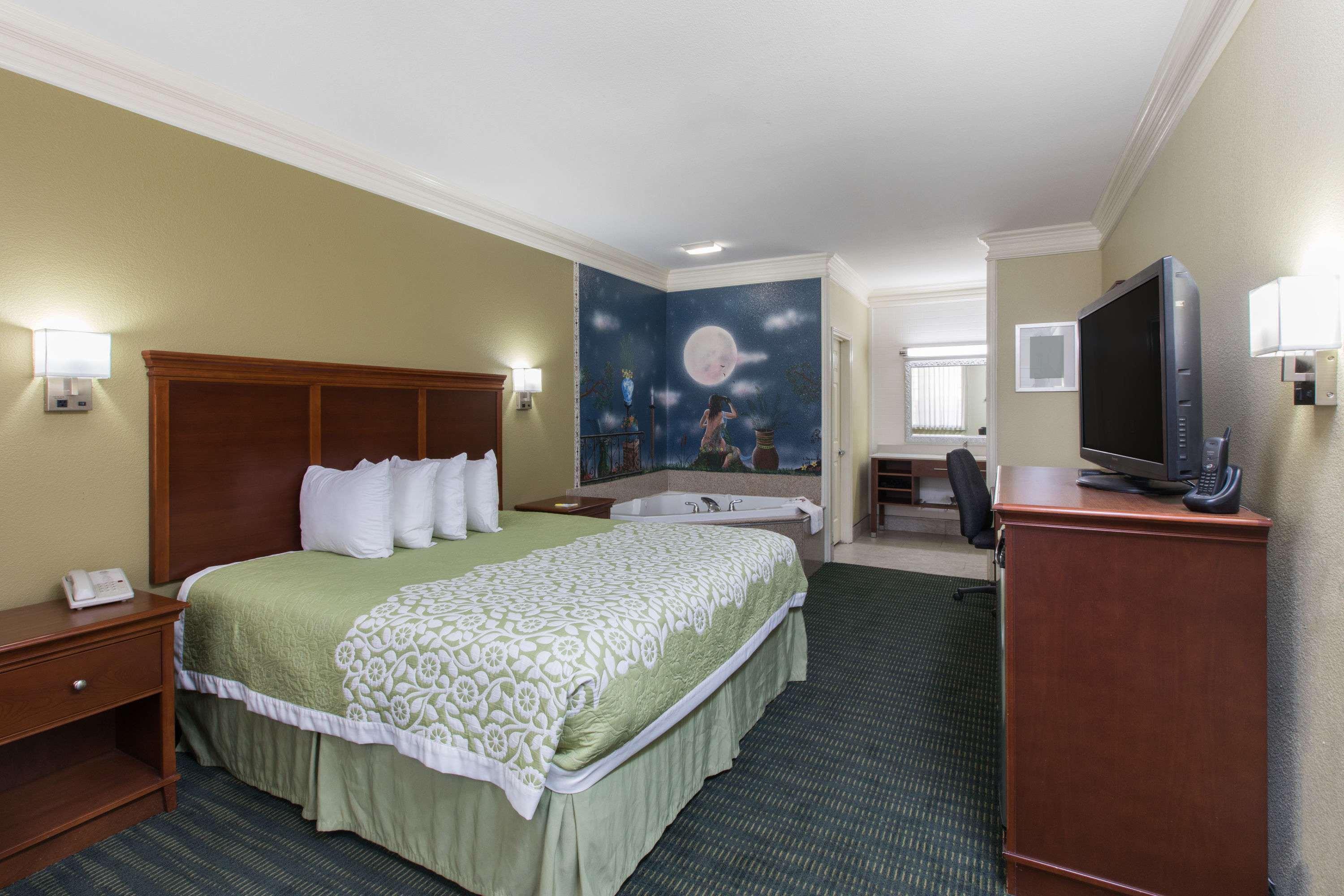 Days Inn & Suites Биг-Спринг Экстерьер фото